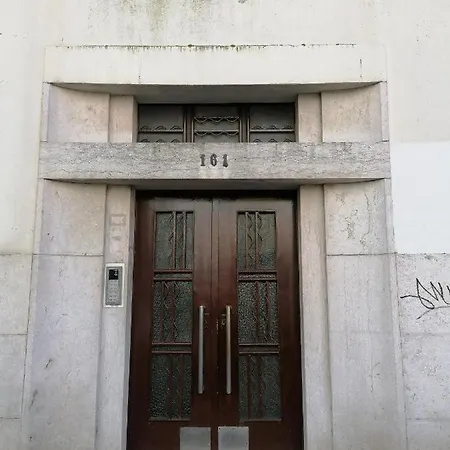 Διαμέρισμα Stunning Near Marques De Pombal *
